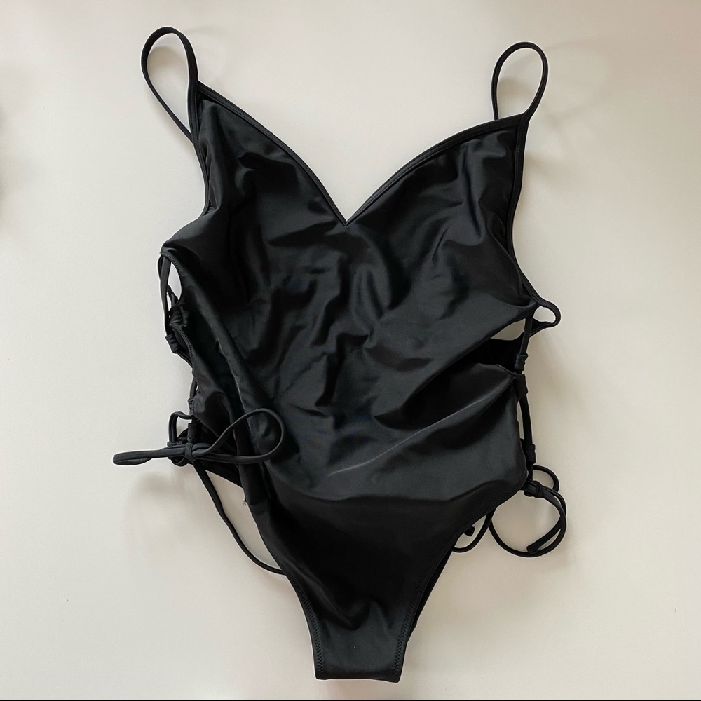 Abercrombie & Fitch Open Tie Side Black One Piece Swimsuit Size Small